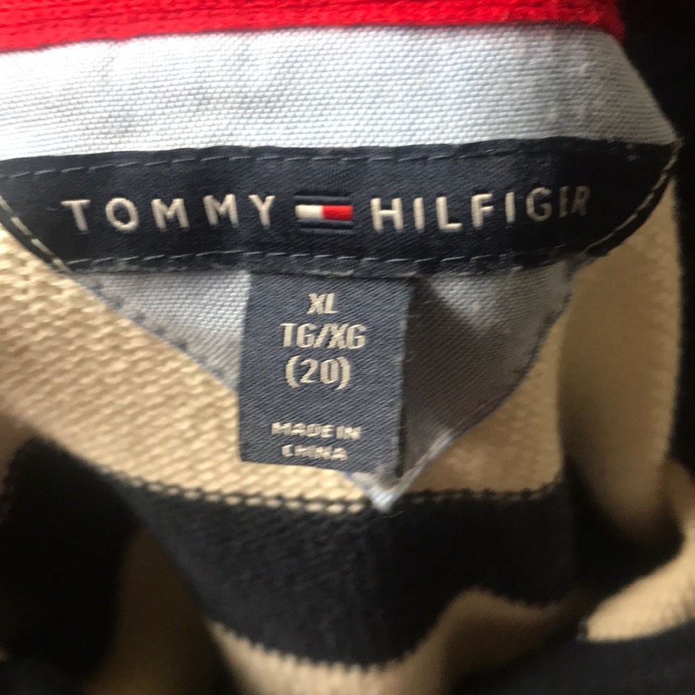 Tommy Hilfiger CrewNeck - Picture 2 of 2